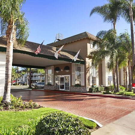 Ramada By Wyndham Costa Mesa/Newport Beach Εξωτερικό φωτογραφία