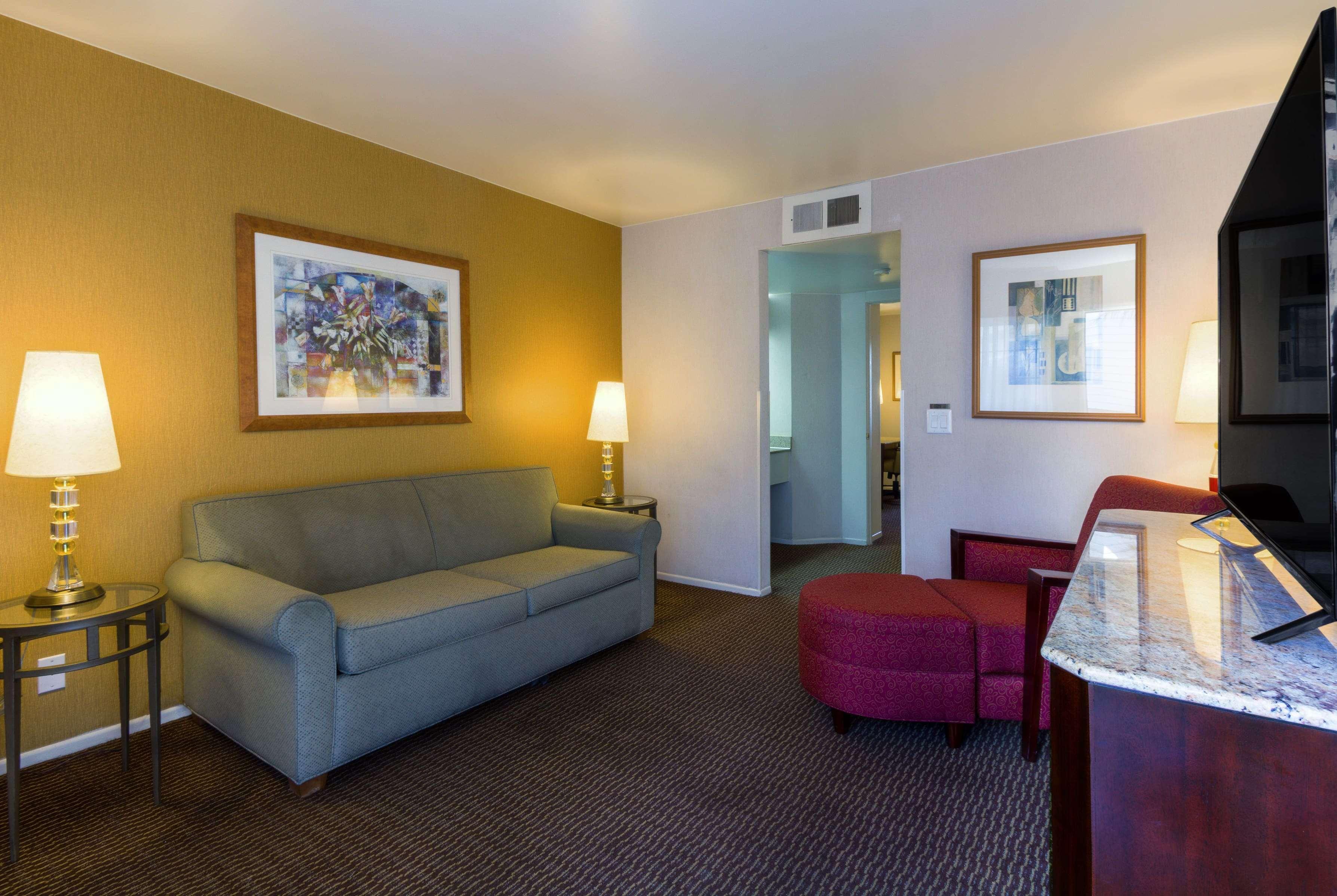 Ramada By Wyndham Costa Mesa/Newport Beach Εξωτερικό φωτογραφία