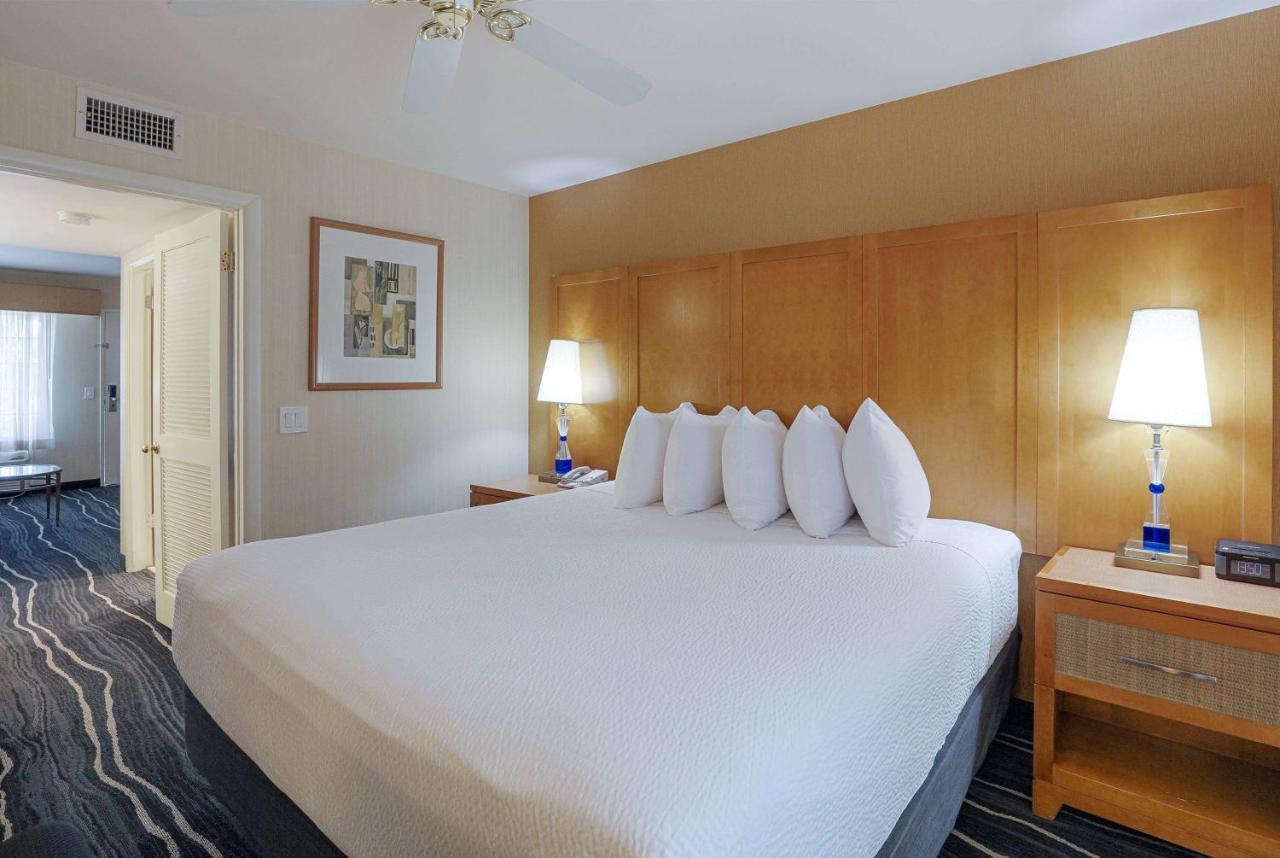 Ramada By Wyndham Costa Mesa/Newport Beach Εξωτερικό φωτογραφία