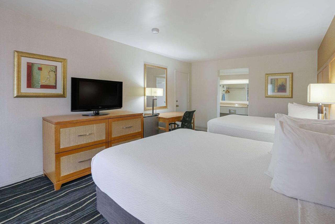 Ramada By Wyndham Costa Mesa/Newport Beach Εξωτερικό φωτογραφία