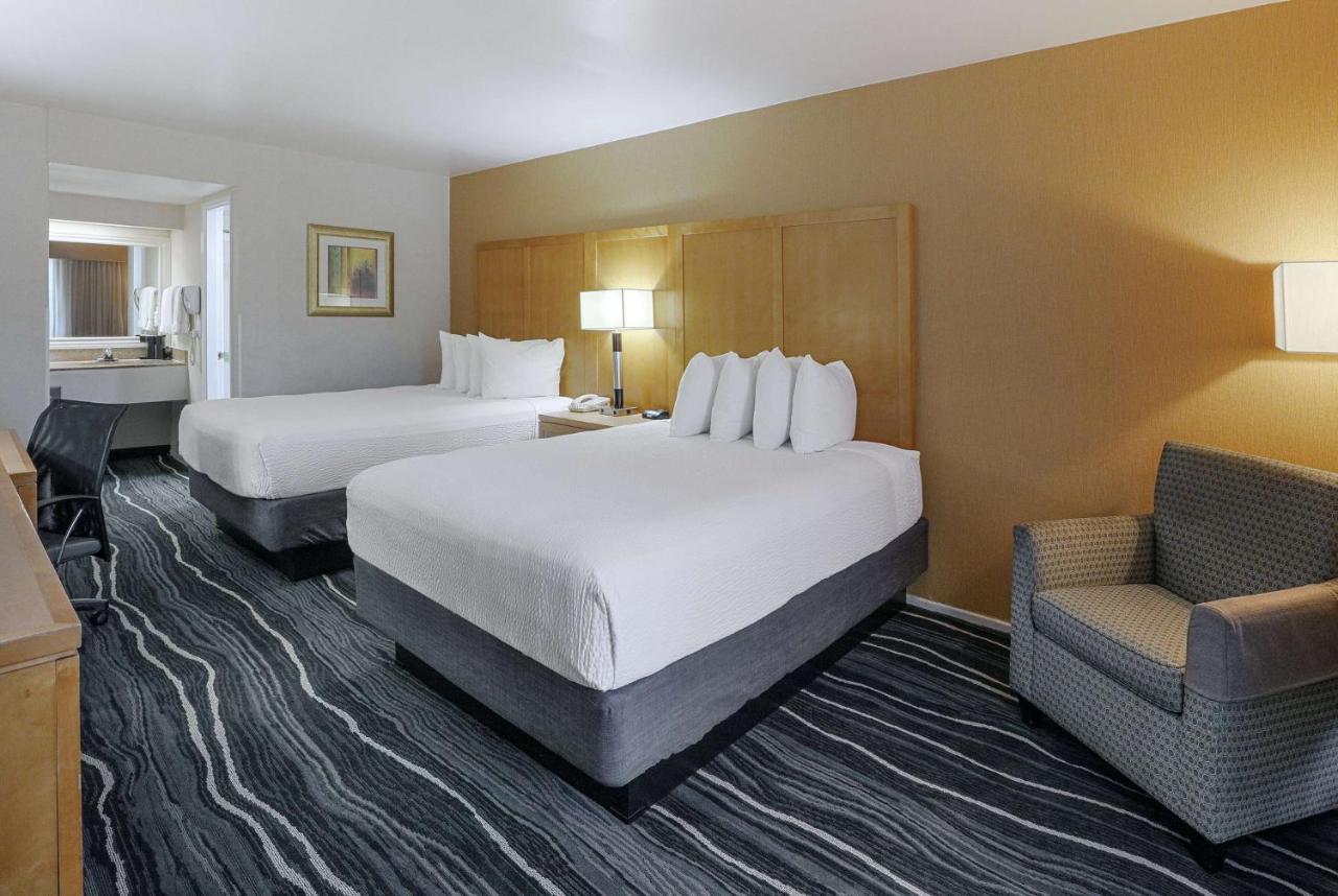 Ramada By Wyndham Costa Mesa/Newport Beach Εξωτερικό φωτογραφία