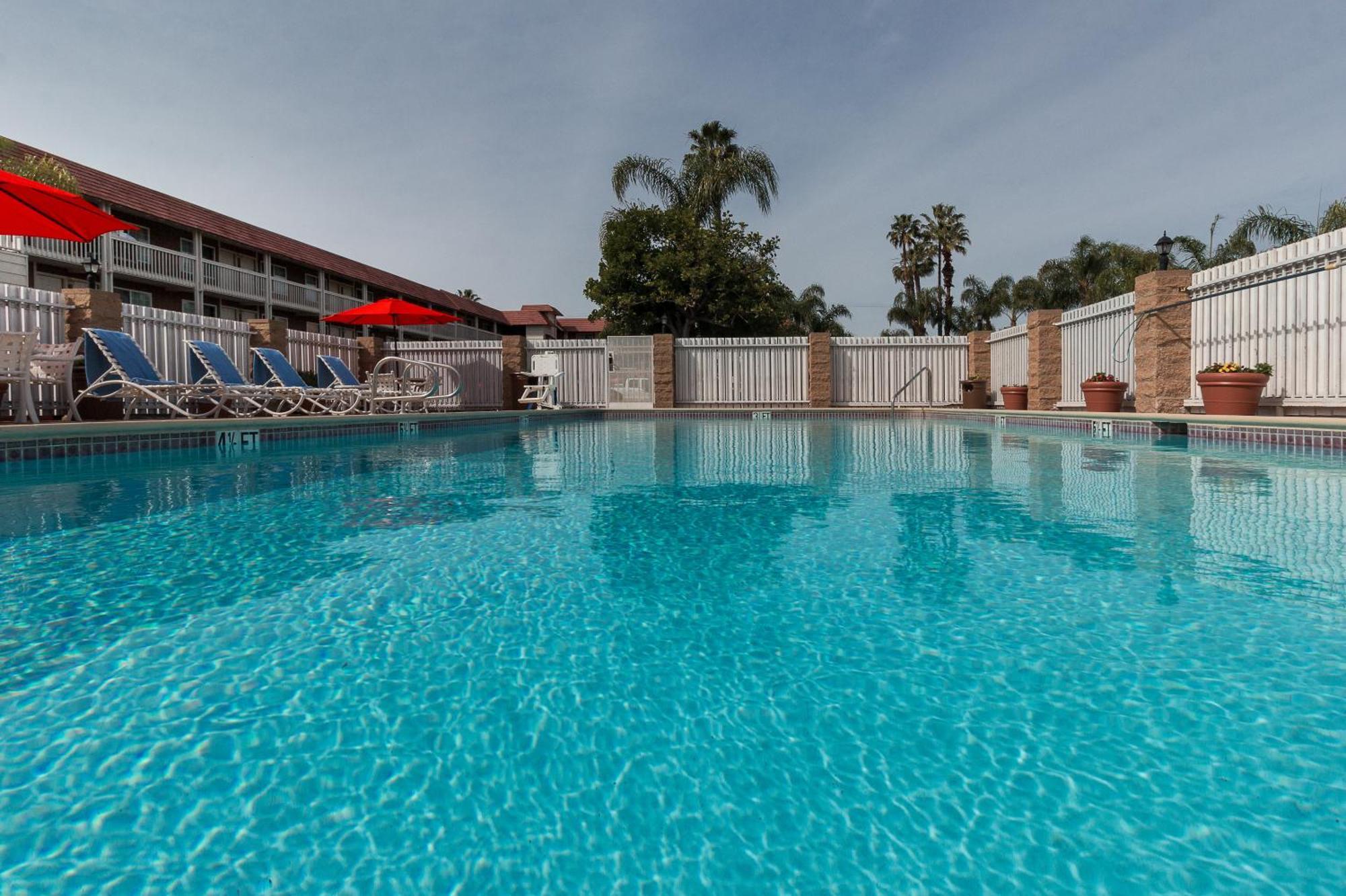 Ramada By Wyndham Costa Mesa/Newport Beach Εξωτερικό φωτογραφία